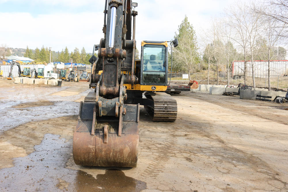 2012 DEERE 225D LC EXCAVATOR - Image 8